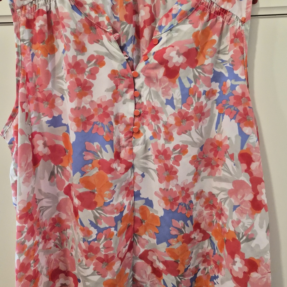 Floral Button-Front Sleeveless Camisole in Multi-Color